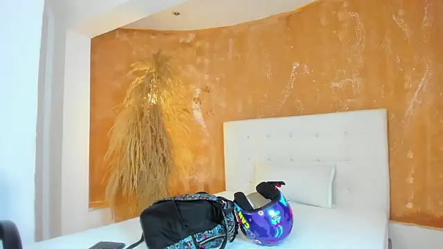 shenielxx online show from March 17, 12:52 pm