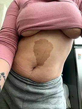 Snapshot of Angel__lika chatting on October 31, 6:47 am Angel  lika online show from October 31, 6:47 am