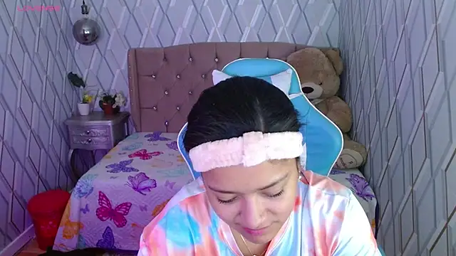 NicolleTaylor online show from February 21, 3:23 am