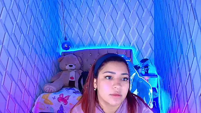 NicolleTaylor online show from November 1, 3:30 am