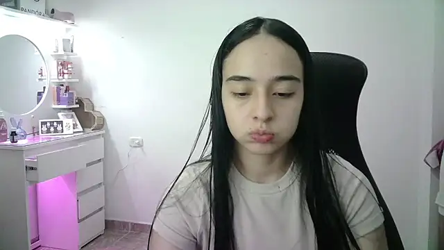 Snapshot of aineangeel chatting on April 24, 12:57 am aineangeel online show from April 24, 12:57 am
