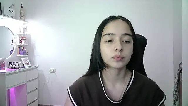 Snapshot of aineangeel chatting on May 20, 12:39 am aineangeel online show from May 20, 12:39 am
