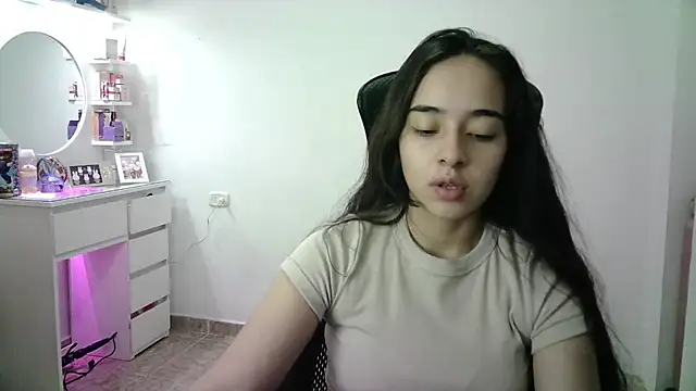 Snapshot of aineangeel chatting on May 25, 12:38 am aineangeel online show from May 25, 12:38 am
