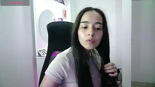 Snapshot of aineangeel chatting on June 6, 12:27 am aineangeel online show from June 6, 12:27 am