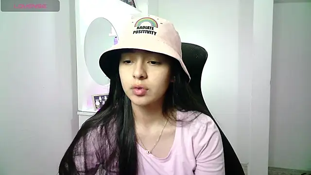 Snapshot of aineangeel chatting on June 9, 12:33 am aineangeel online show from June 9, 12:33 am