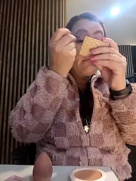 MarthinaBaker online show from March 14, 11:48 am