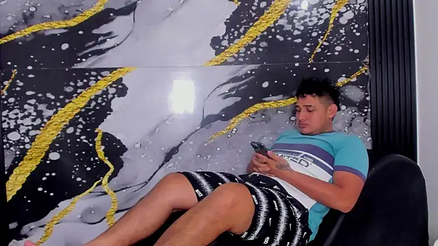 Snapshot of sweethot___ chatting on October 3, 1:52 pm sweethot online show from October 3, 1:52 pm