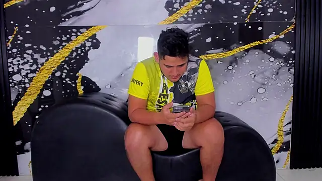 Snapshot of sweethot___ chatting on October 4, 3:10 pm sweethot online show from October 4, 3:10 pm