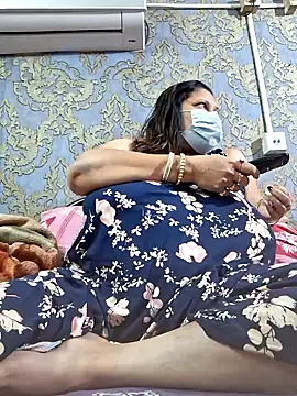 Snapshot of kunjan789 chatting on February 11, 6:11 pm kunjan789 online show from February 11, 6:11 pm