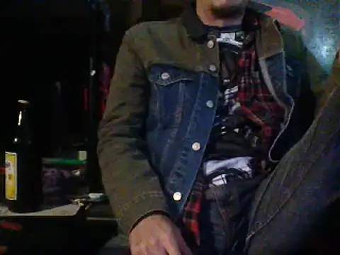 Snapshot of mrdemoncrowly chatting on January 11, 8:33 am mrdemoncrowly online show from January 11, 8:33 am