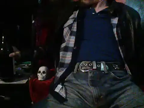 Snapshot of mrdemoncrowly chatting on February 1, 8:29 am mrdemoncrowly online show from February 1, 8:29 am