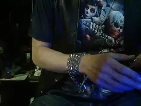 Snapshot of mrdemoncrowly chatting on February 6, 4:42 am mrdemoncrowly online show from February 6, 4:42 am