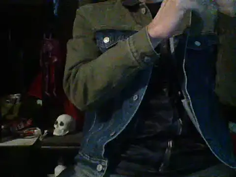 Snapshot of mrdemoncrowly chatting on March 15, 8:48 am mrdemoncrowly online show from March 15, 8:48 am