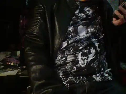 Snapshot of mrdemoncrowly chatting on March 20, 8:42 am mrdemoncrowly online show from March 20, 8:42 am