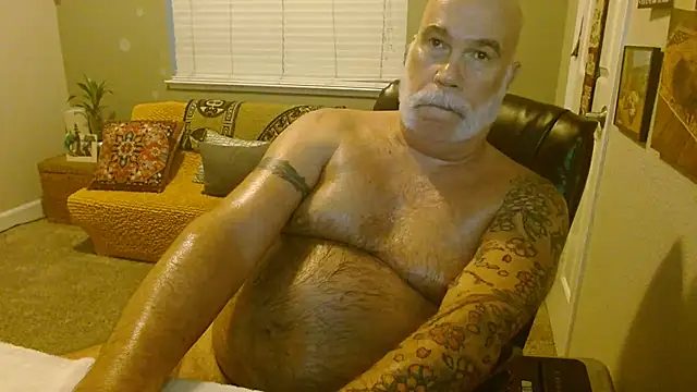 musclebearnips online show from October 28, 1:20 am