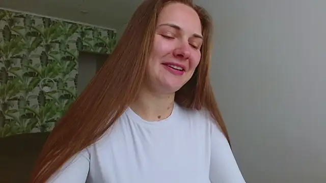 Snapshot of Olivia_shine chatting on May 15, 4:19 am Olivia shine online show from May 15, 4:19 am