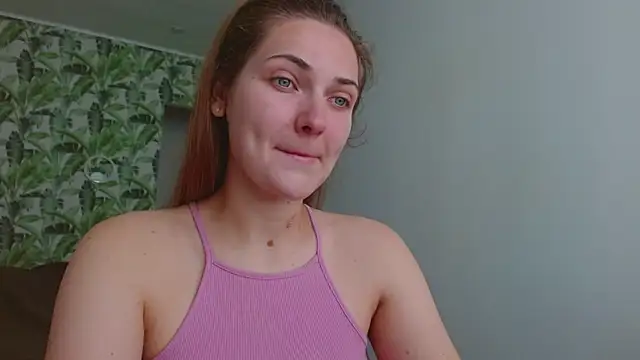 Snapshot of Olivia_shine chatting on June 26, 4:17 am Olivia shine online show from June 26, 4:17 am