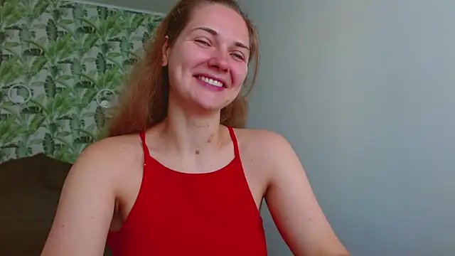 Snapshot of Olivia_shine chatting on August 7, 4:25 am Olivia shine online show from August 7, 4:25 am
