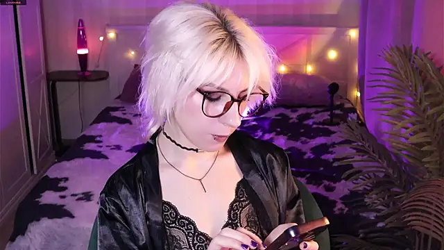  Moonlight t online show from March 1, 8:05 am