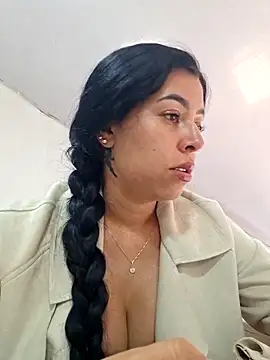 Snapshot of Emily_Wane chatting on May 14, 5:42 pm Emily Wane online show from May 14, 5:42 pm