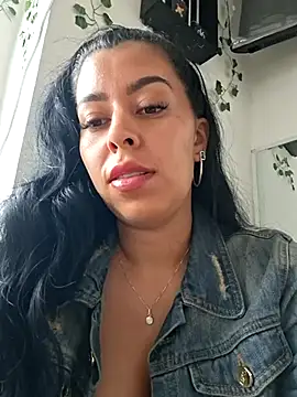 Snapshot of Emily_Wane chatting on July 9, 3:49 pm Emily Wane online show from July 9, 3:49 pm