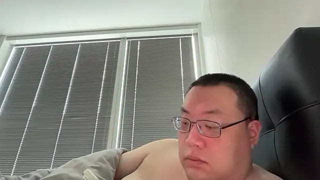 Snapshot of slaveasianboy chatting on June 6, 6:56 pm slaveasianboy online show from June 6, 6:56 pm
