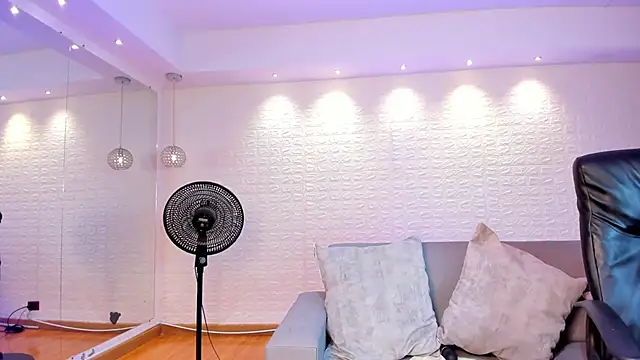 Snapshot of victoria_mooree chatting on February 3, 6:39 pm victoria mooree online show from February 3, 6:39 pm