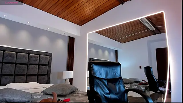 Snapshot of victoria_mooree chatting on March 20, 7:25 pm victoria mooree online show from March 20, 7:25 pm