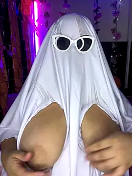 CharlotteMillers online show from October 30, 9:44 am