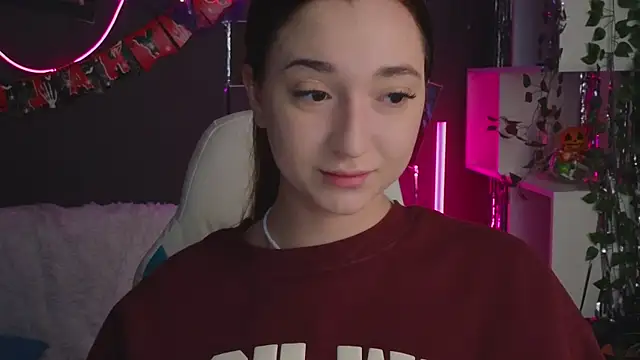 YasmineWest online show from October 30, 1:51 am