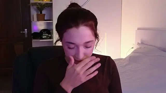 Snapshot of YasmineWest chatting on June 15, 2:36 am YasmineWest online show from June 15, 2:36 am