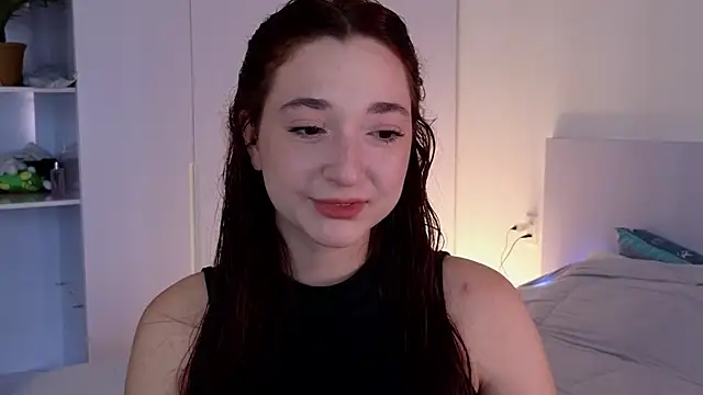 Snapshot of YasmineWest chatting on June 27, 1:10 am YasmineWest online show from June 27, 1:10 am