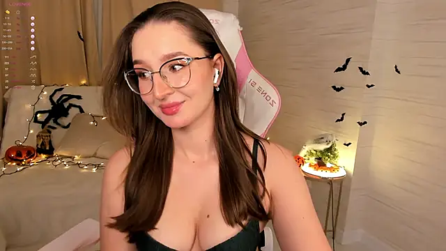 AnnikaAllison online show from October 29, 1:35 pm