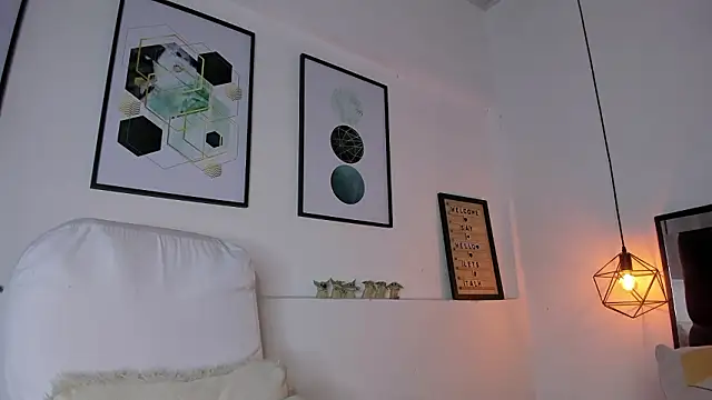 amysc online show from February 9, 11:47 am