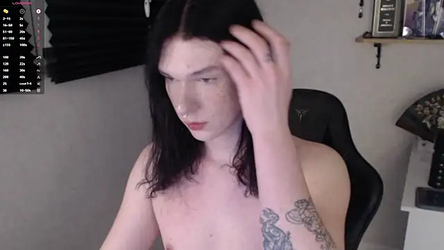 carthylovvve online show from January 28, 4:30 pm