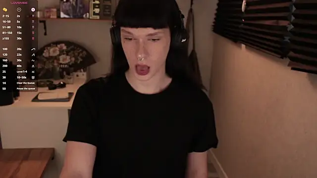 carthylovvve online show from March 13, 3:50 pm