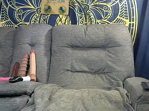 lovely lola1111 online show from January 17, 2:38 am