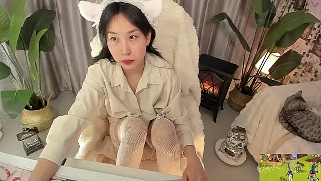 Snapshot of Minami_686 chatting on February 11, 2:25 am Minami 686 online show from February 11, 2:25 am