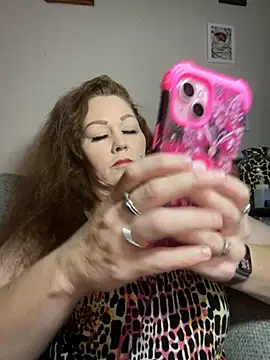 fatfabulous1981 online show from November 20, 1:06 am