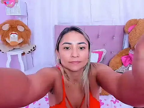 Snapshot of milf_bigass_ chatting on June 10, 12:37 pm milf bigass online show from June 10, 12:37 pm
