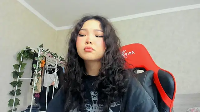 Snapshot of wastforu chatting on February 18, 8:27 am wastforu online show from February 18, 8:27 am