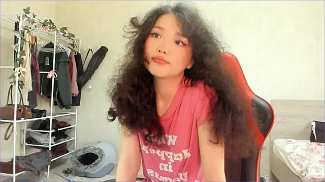 Snapshot of wastforu chatting on February 19, 11:06 am wastforu online show from February 19, 11:06 am