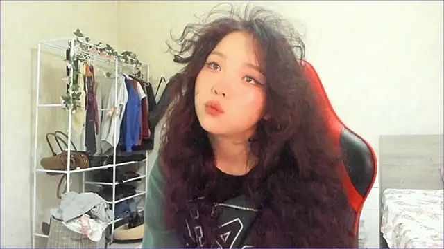 Snapshot of wastforu chatting on March 2, 12:01 pm wastforu online show from March 2, 12:01 pm