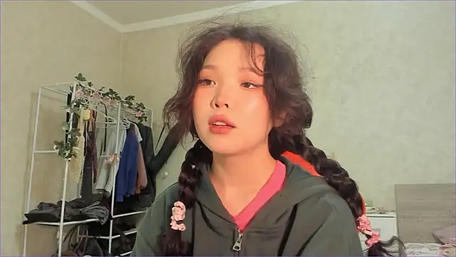 Snapshot of wastforu chatting on March 6, 11:28 am wastforu online show from March 6, 11:28 am