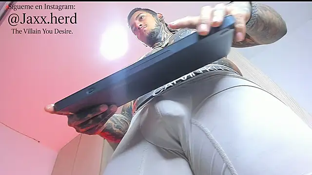 Snapshot of JAXXXONHERD chatting on November 8, 11:43 am JAXXXONHERD online show from November 8, 11:43 am