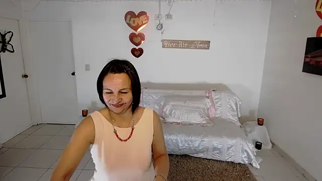 lollita 23  online show from April 27, 7:12 pm