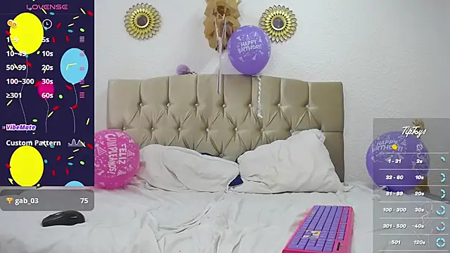 Snapshot of Dreams_sophi chatting on March 6, 10:47 pm Dreams sophi online show from March 6, 10:47 pm