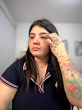 Snapshot of horny_roomiess chatting on November 23, 11:37 pm horny roomiess online show from November 23, 11:37 pm