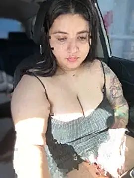 Snapshot of horny_roomiess chatting on June 2, 1:24 pm horny roomiess online show from June 2, 1:24 pm