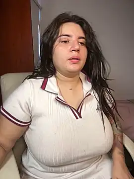 Snapshot of horny_roomiess chatting on June 18, 8:57 pm horny roomiess online show from June 18, 8:57 pm